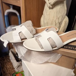 Brand New Chinese Laundry White Leather Sandals